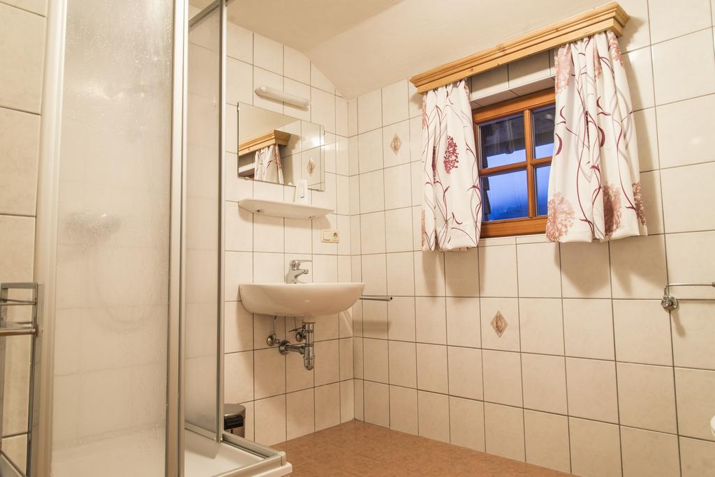 Villa Schmiedhaeusl Fusch an der Glocknerstraße Habitación foto